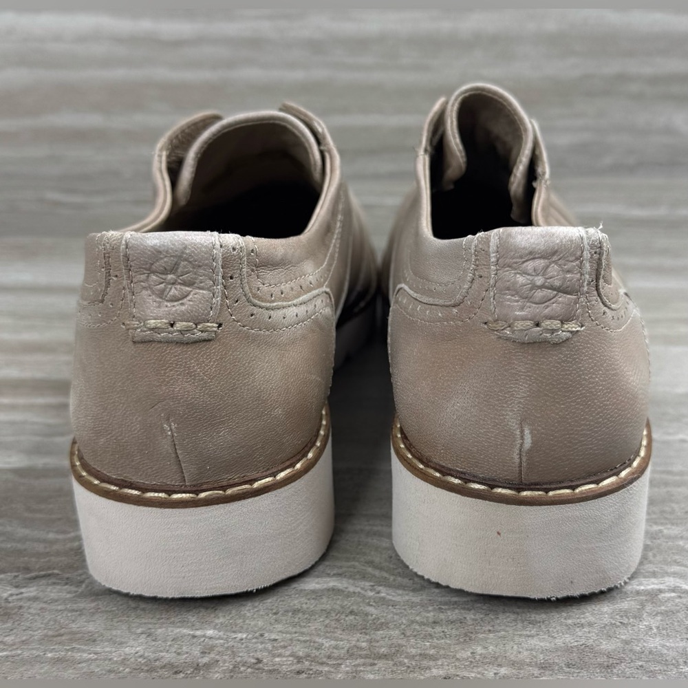Women's Libby Slip On Beige Oxford Loafers Size 37 US 6.5 - Picture 3 of 12